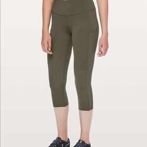LIKE NEW LULULEMON FAST AND FREE CROPPED LEGGINGS